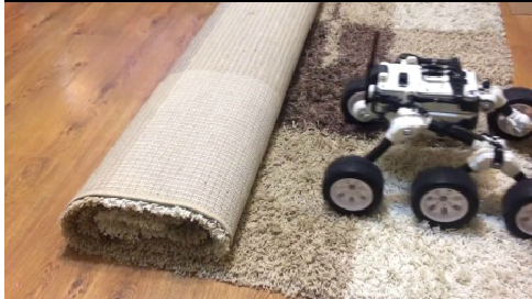 六轮小机器车爬坡