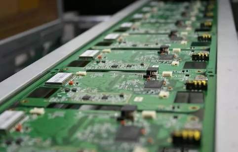 PCB板翘曲产生原因的分析