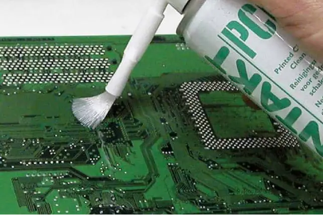 溶剂清洗 PCB
