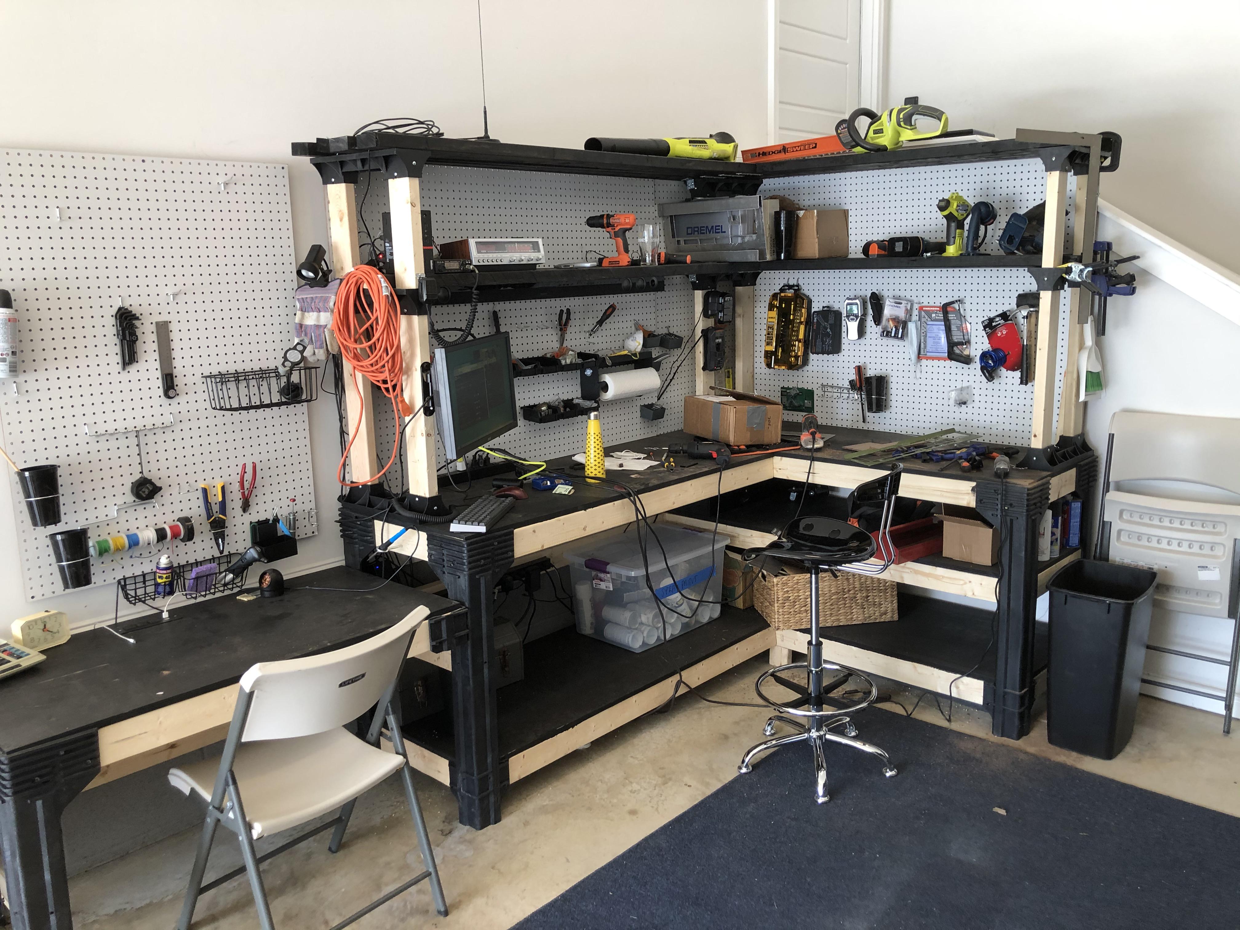 使用手工焊接 SMD 元件的基本工具进行工作台设置