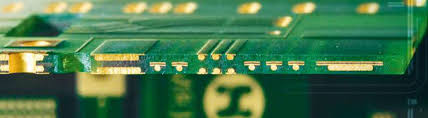 1 盎司铜 PCB 的横截面显示层厚