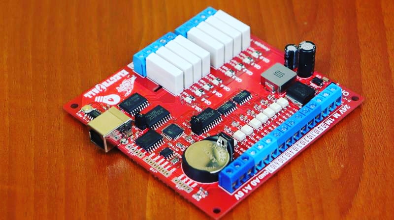 红色PCB组装