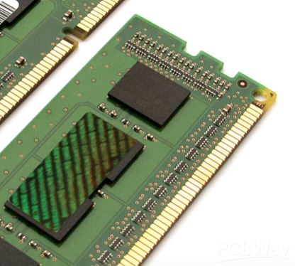 镀金 PCB 展示电子产品连接器和触点