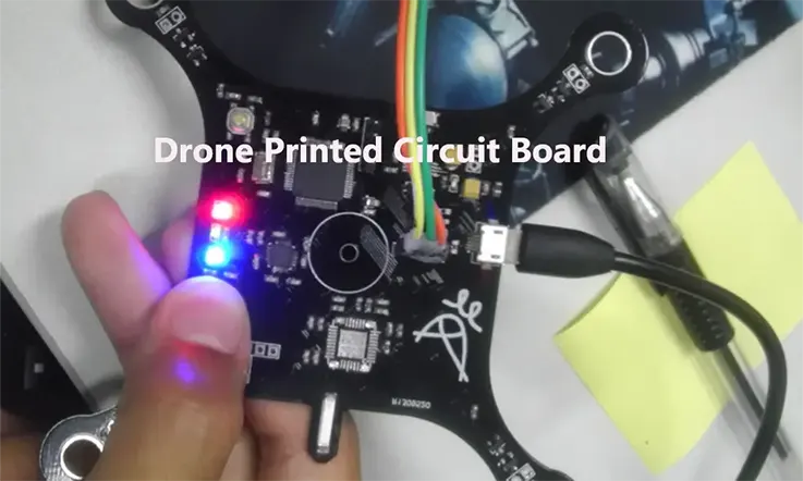 军用无人机采用刚柔结合 PCB，设计紧凑耐用