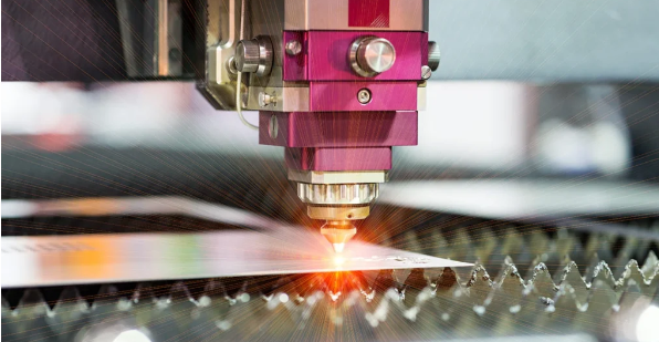 激光钻孔机在 HDI PCB 上创建微孔